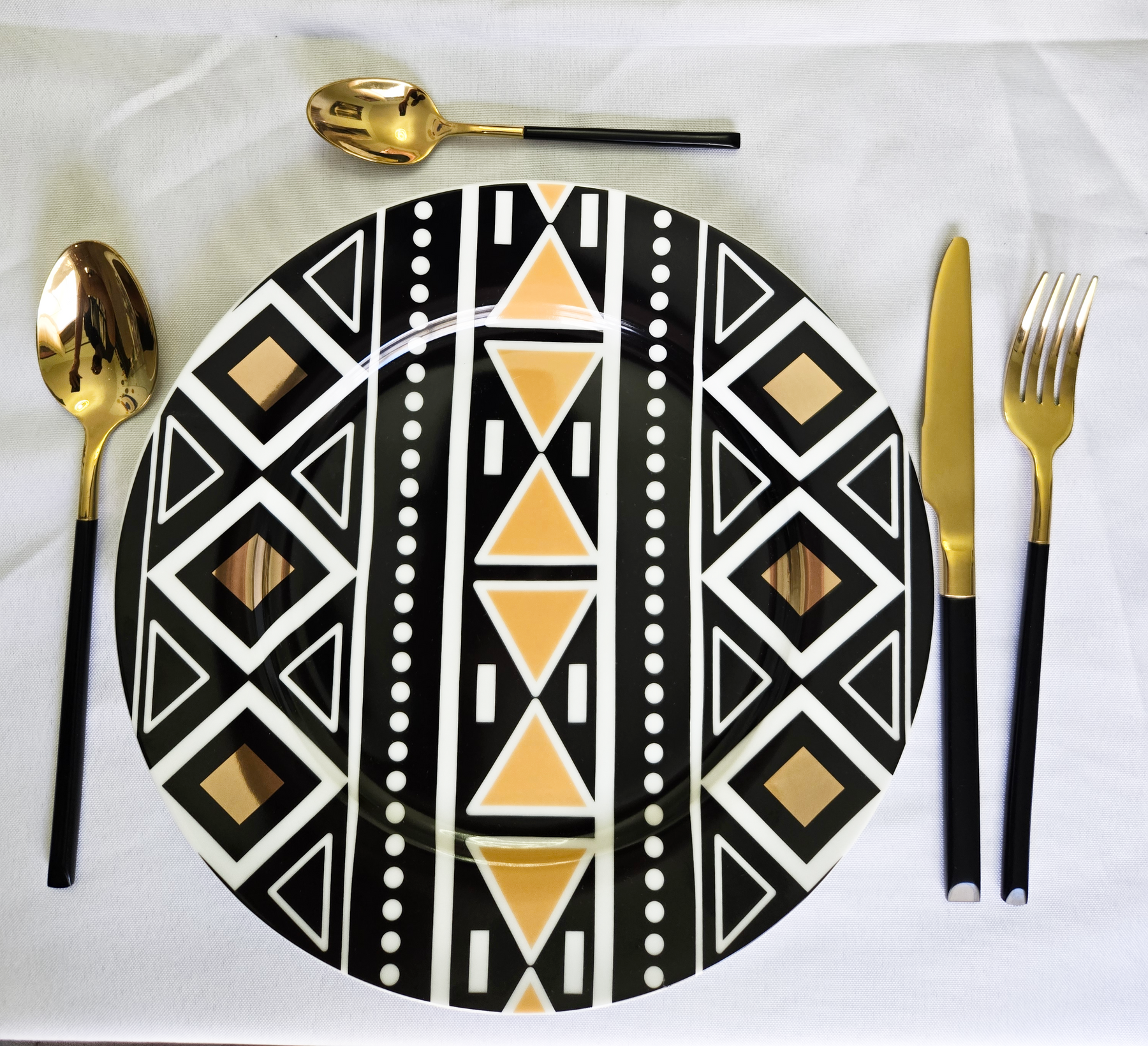 African Tableware 24 Pcs Black and Gold Cutlery Set (Serves 6) – Oyelakin Dinners ...