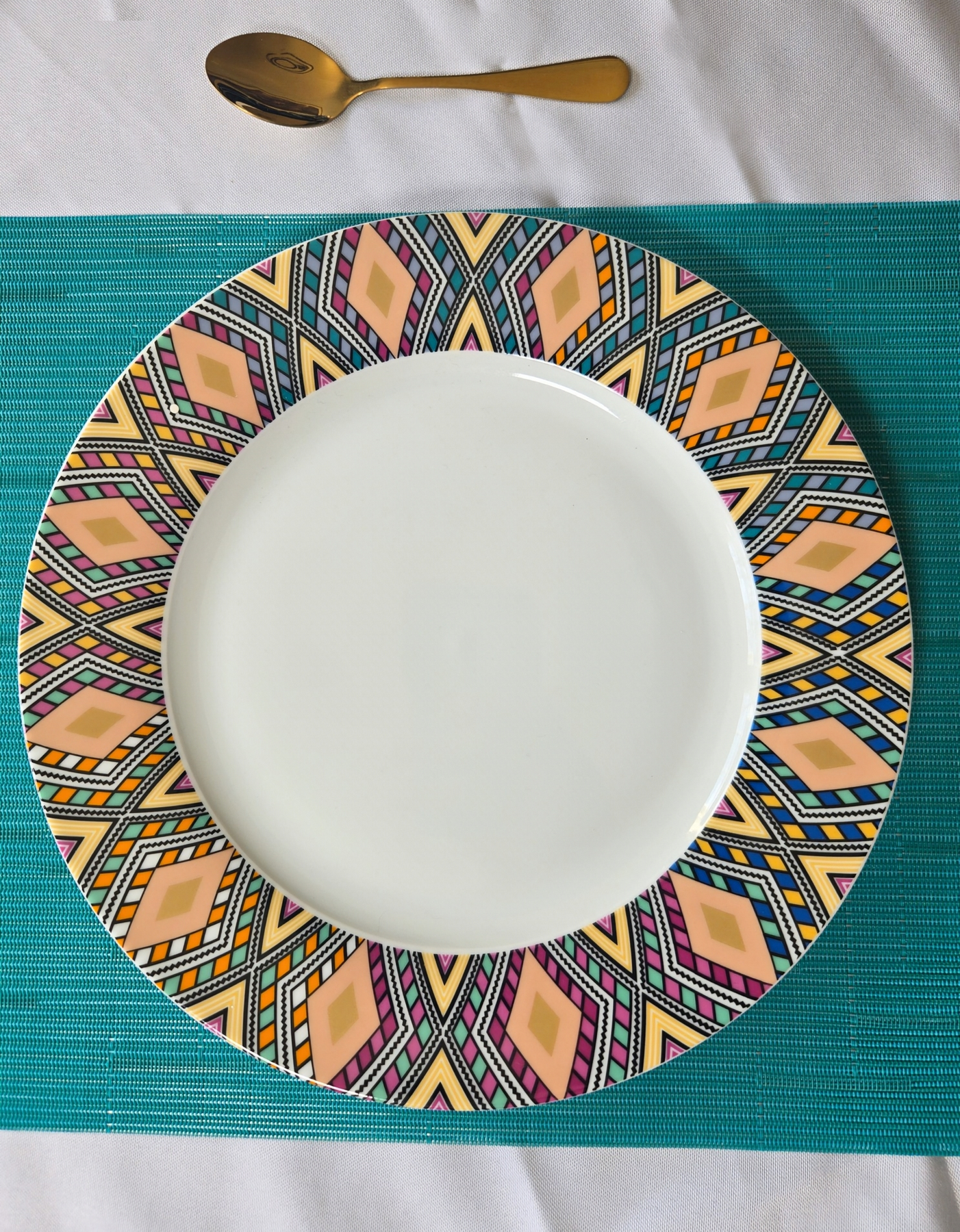 African Tableware 16 pcs African Art Dinnerware – Oyelakin Dinners (African Art Tableware)